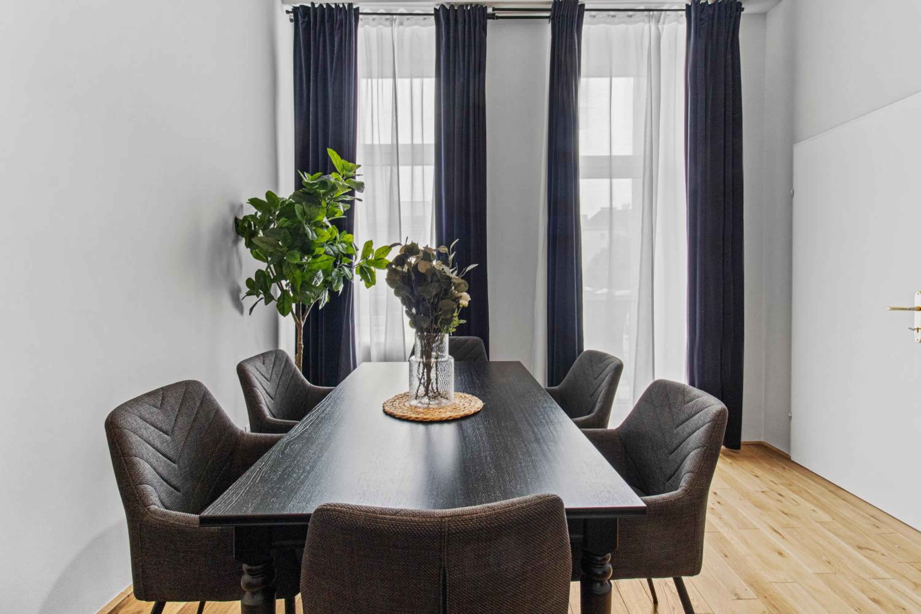 Balcony Apartment, 4 min to U3 Zipperer Straße