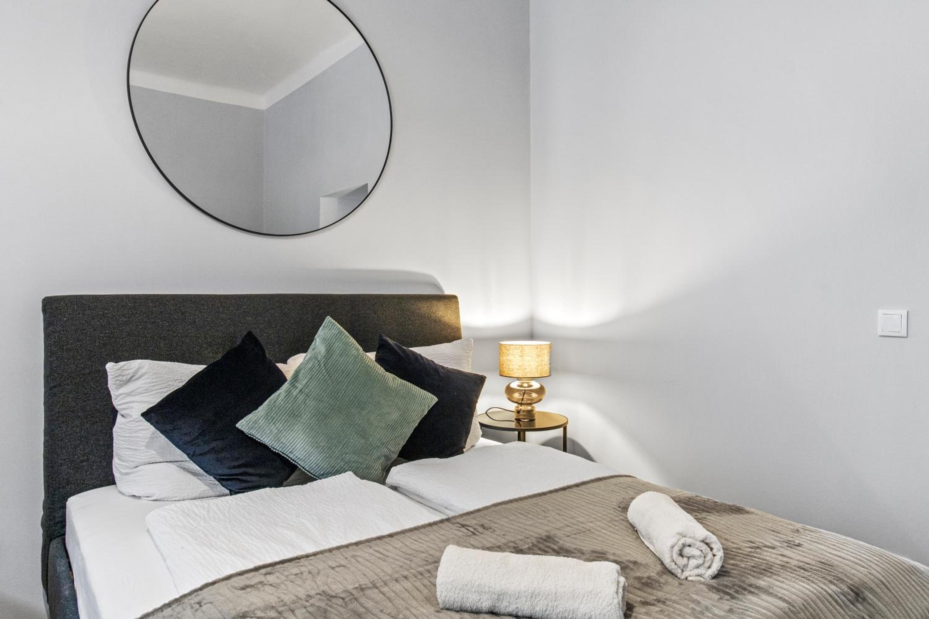 Balcony Apartment, 4 min to U3 Zipperer Straße