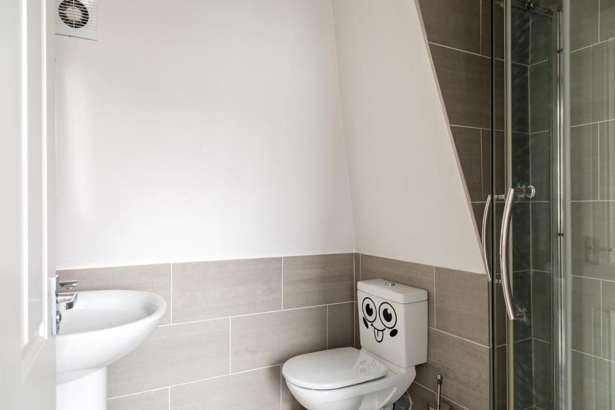 Fulham Amazing 2-Bedroom House by Central London
