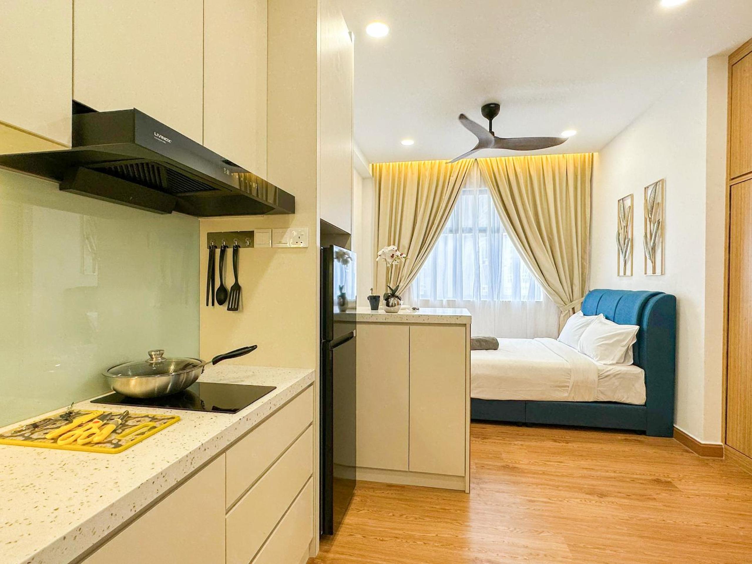 Twin Tower Residence by Nest Home【5 mins walk to CIQ】