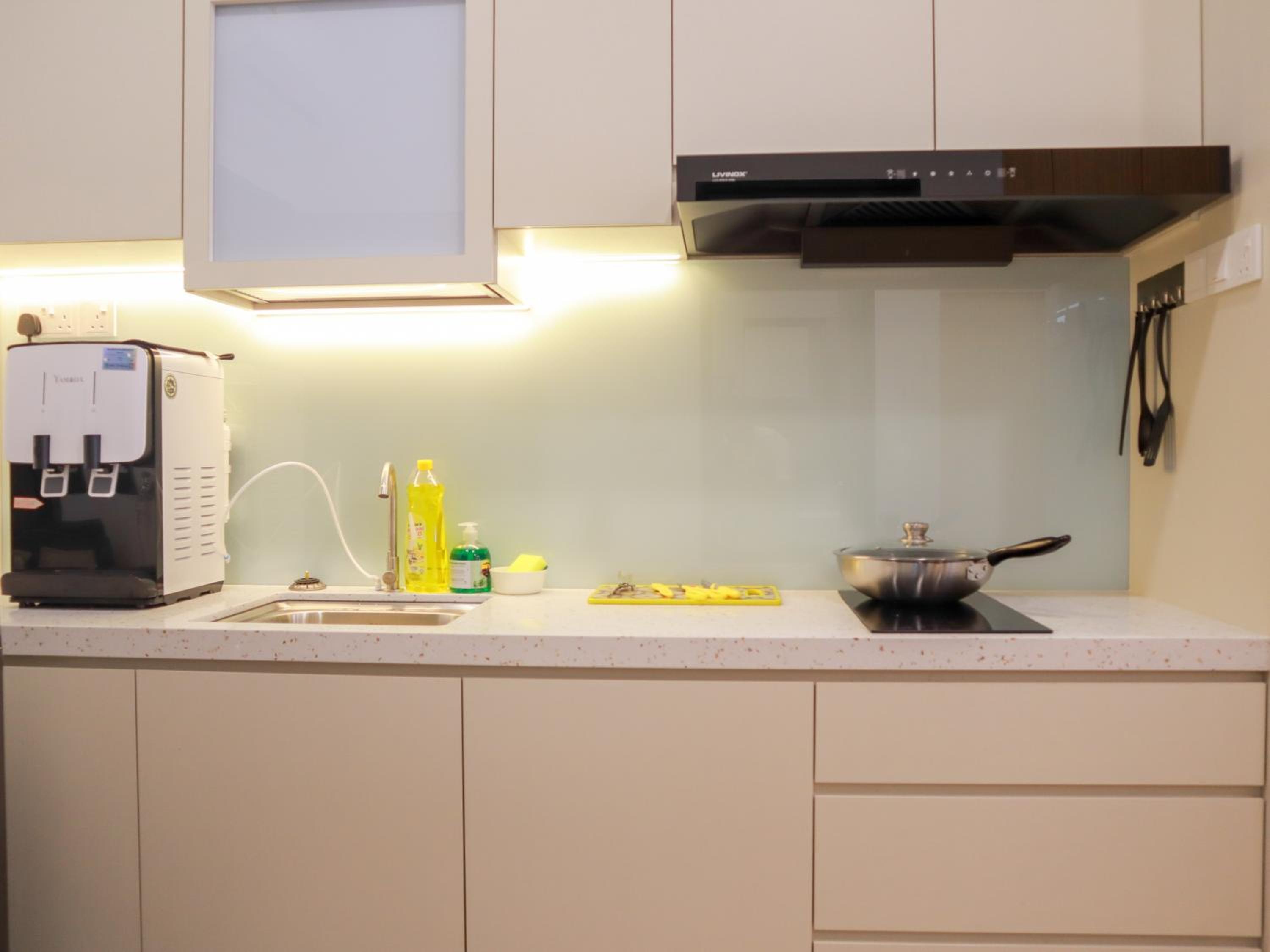 Twin Tower Residence by Nest Home【5 mins walk to CIQ】