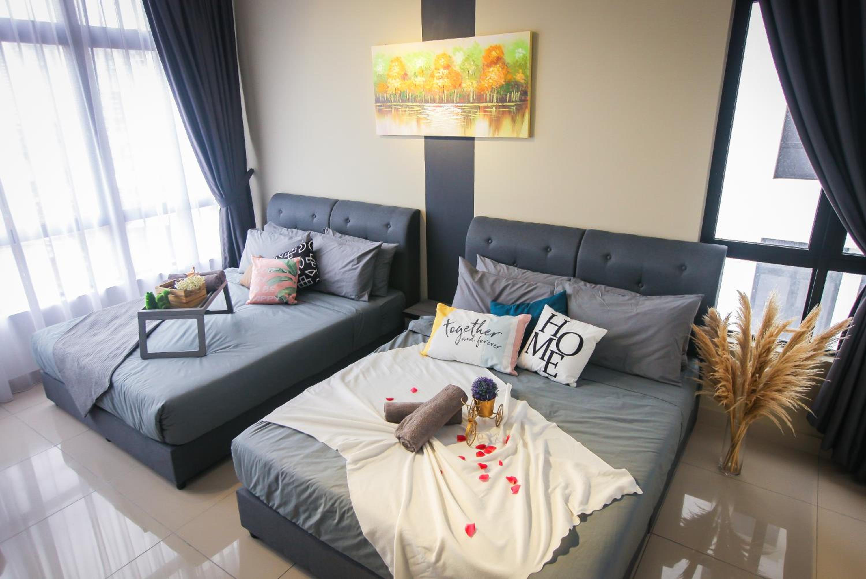 Twin Tower Residence By The one - 10m walk to JB Custom & CIQ