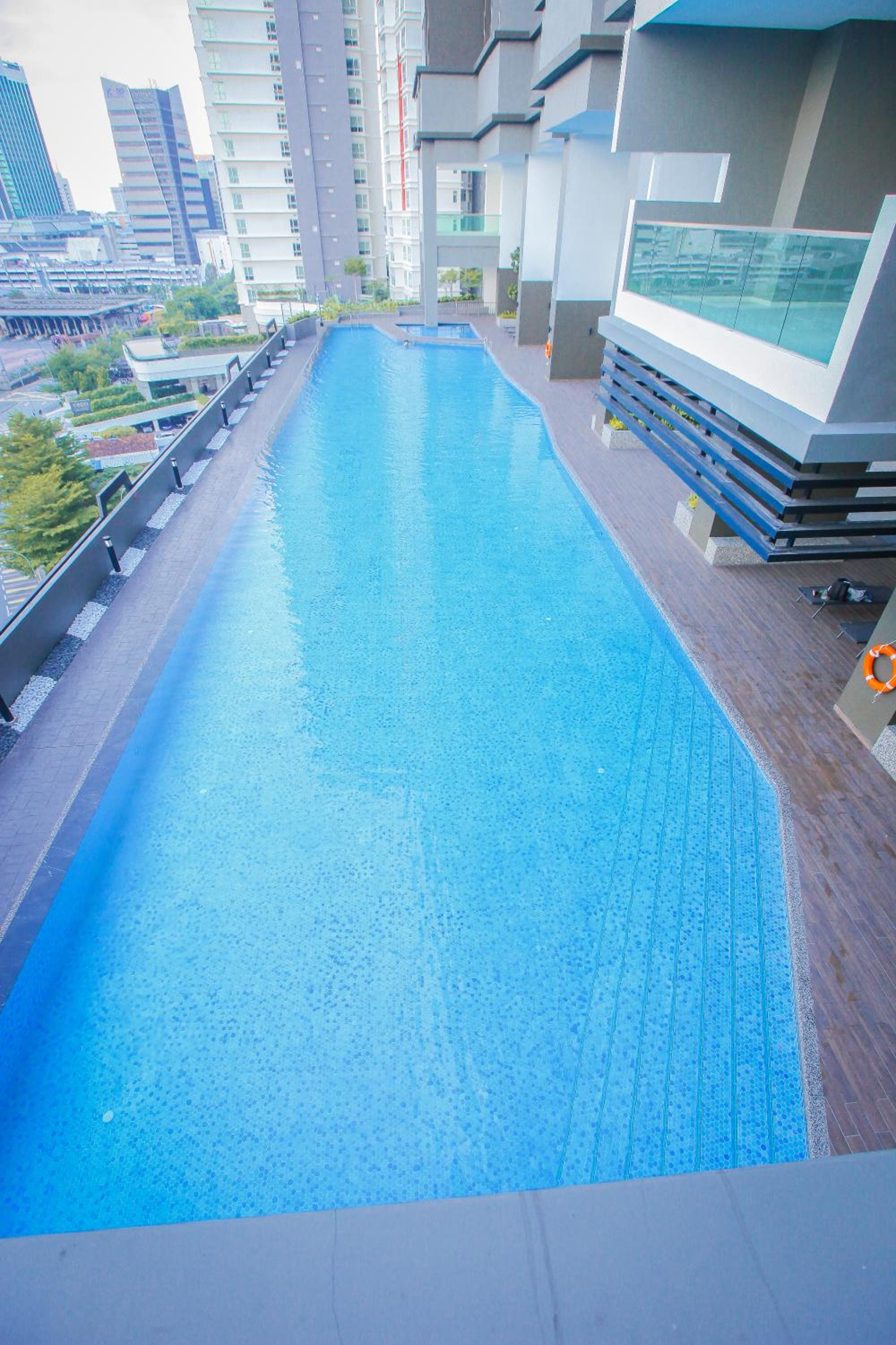 Twin Tower Residence By The one - 10m walk to JB Custom & CIQ