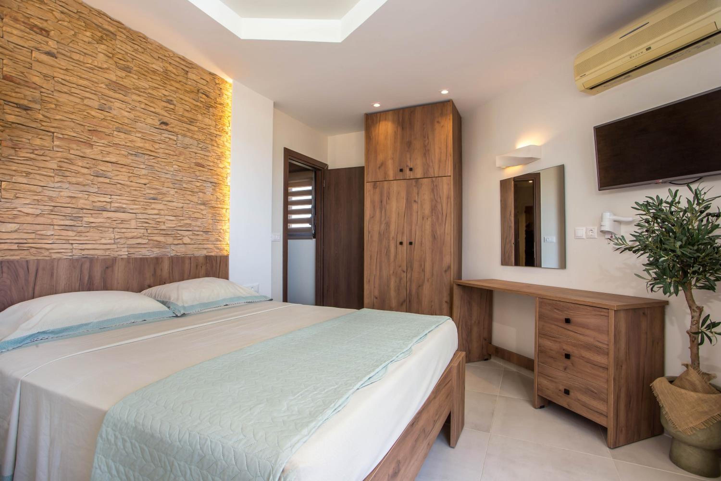 Casa Lyristis view 2