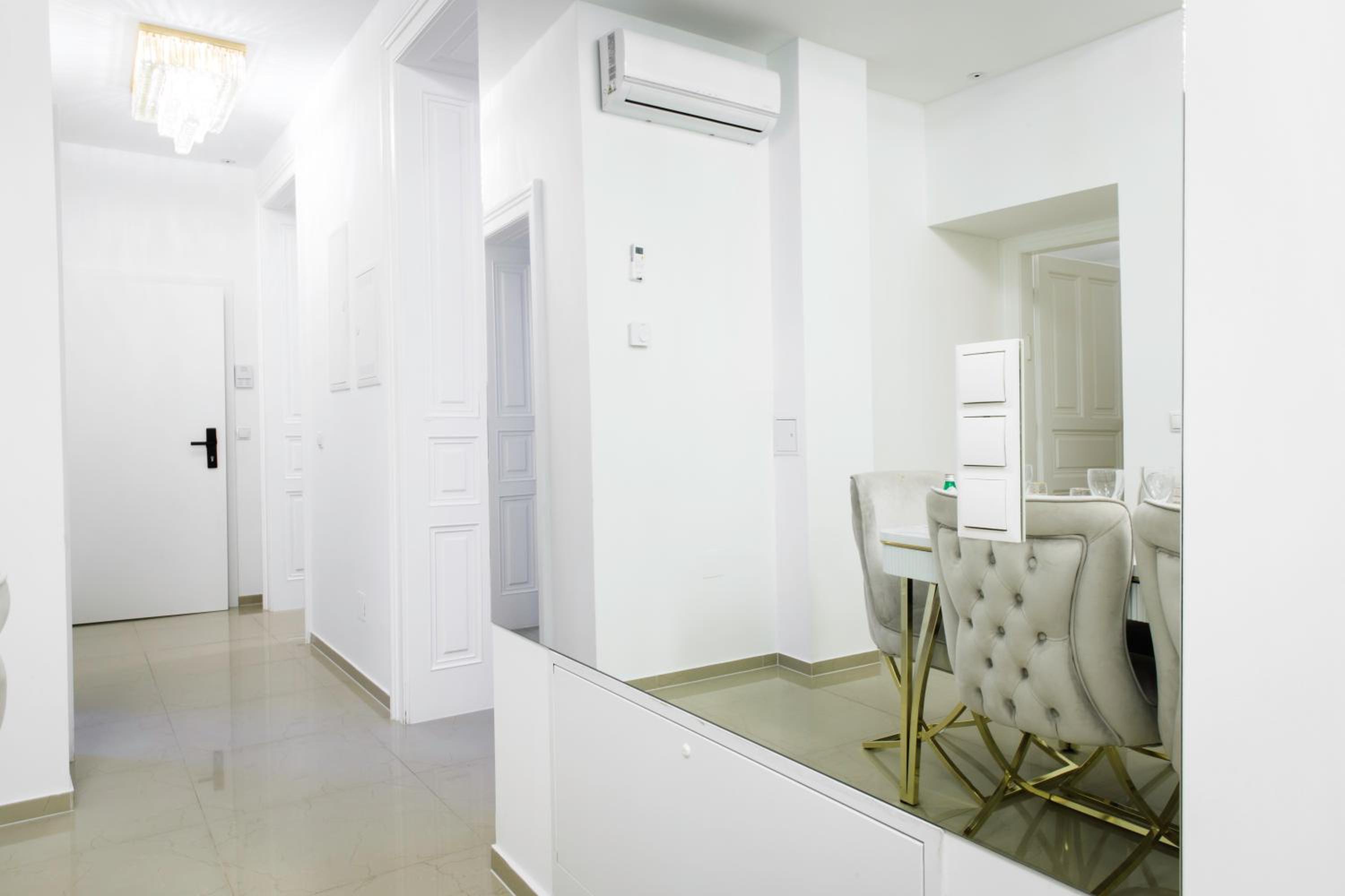 Lé David City Apartments 1020