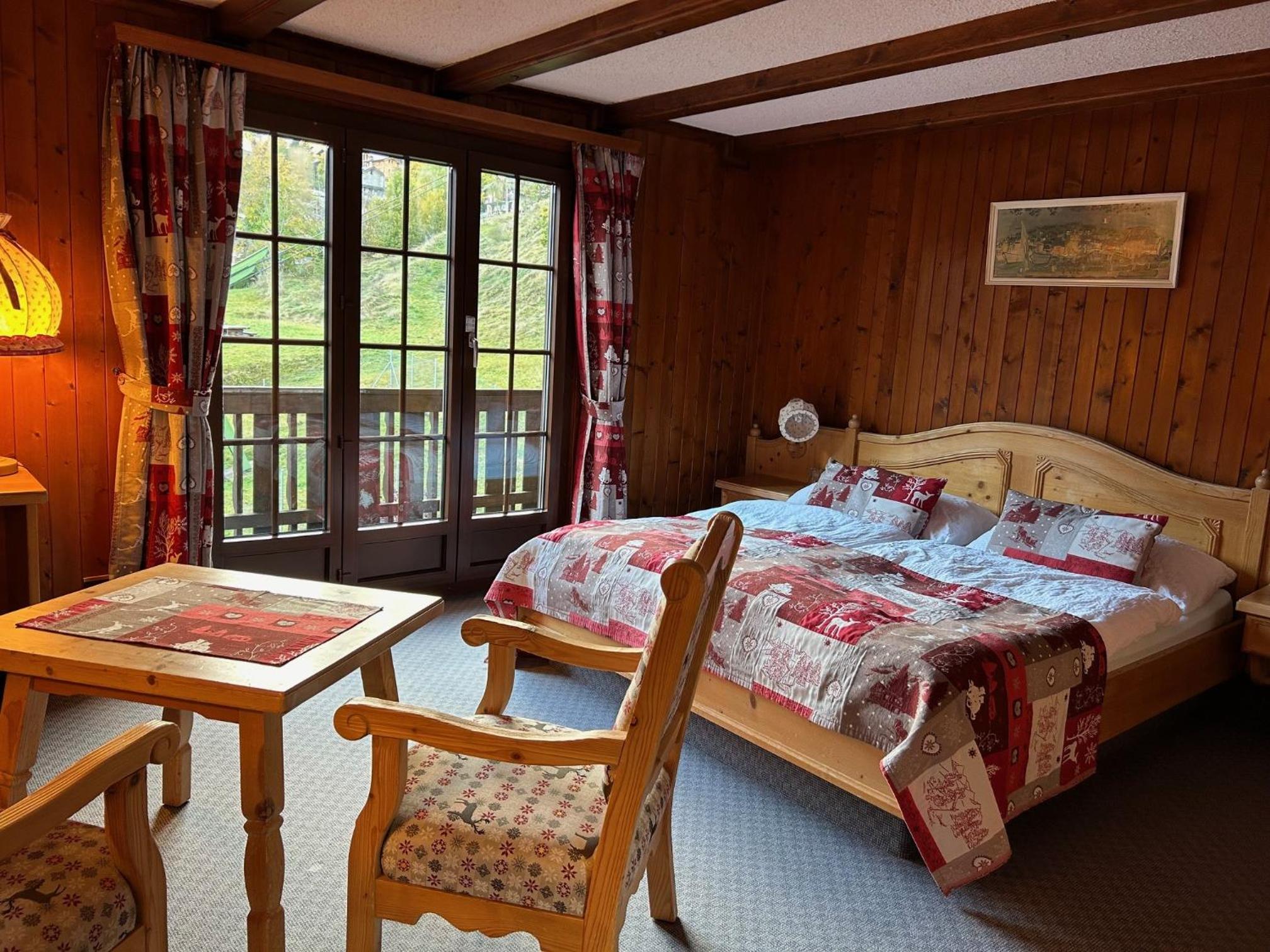 B & B Hôtel Aux Mille Etoiles
