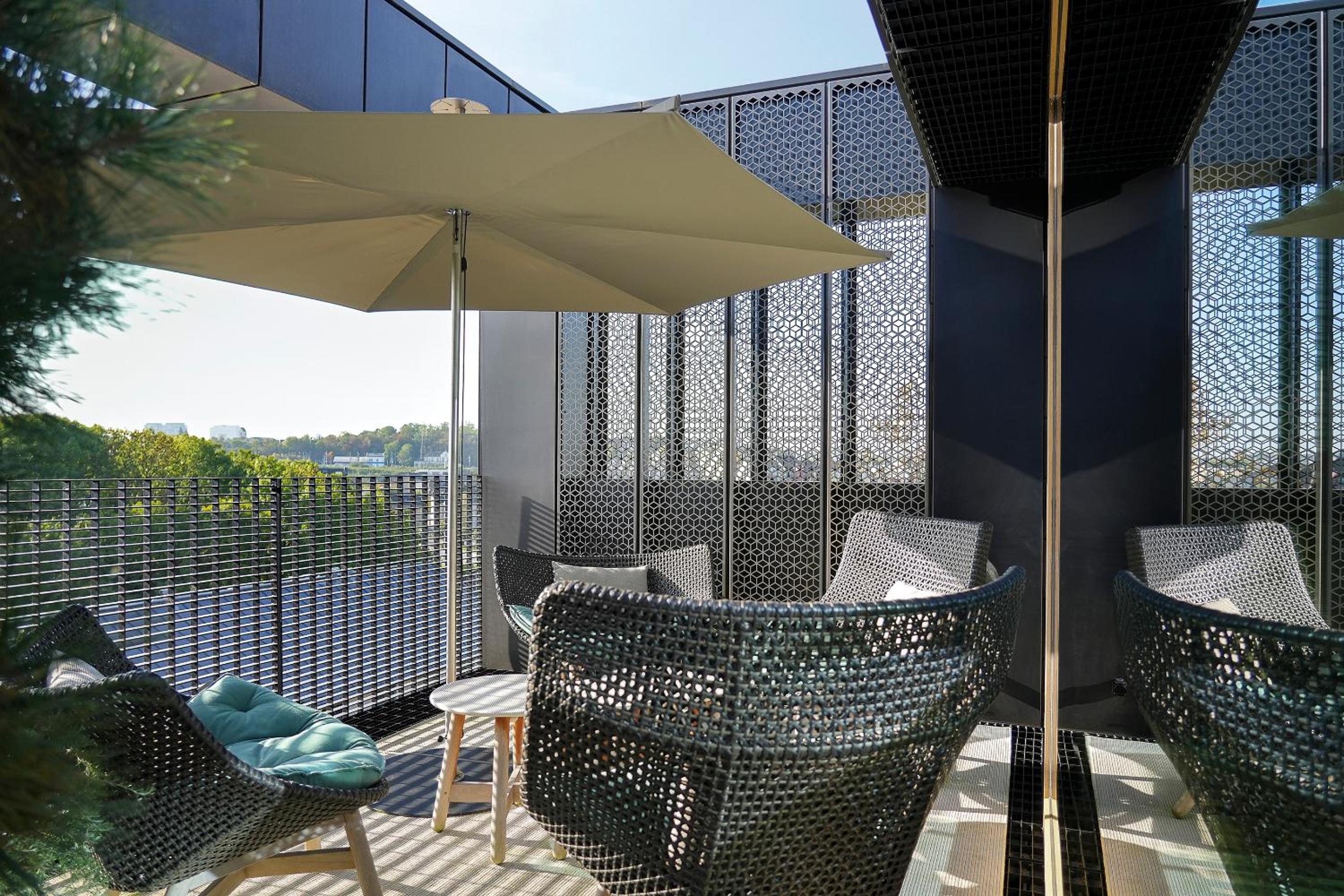 Rise - Penthouse Suite with Terrace view 4