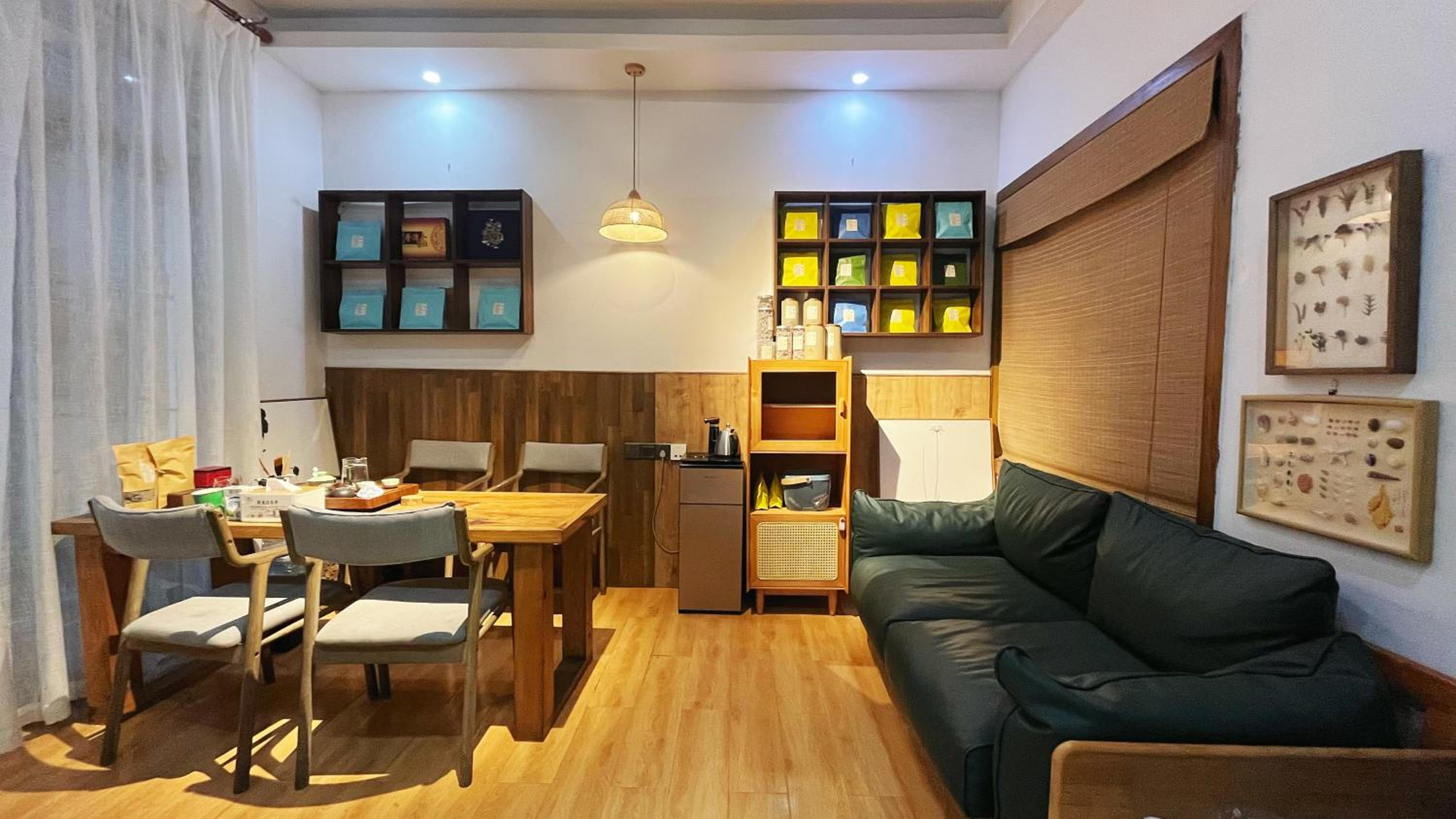 Wally House Hostel - walk 5 minutes to east gate of National Forest Park-ticket book services-free laundry facilities-free capsule coffee-Tour route introd