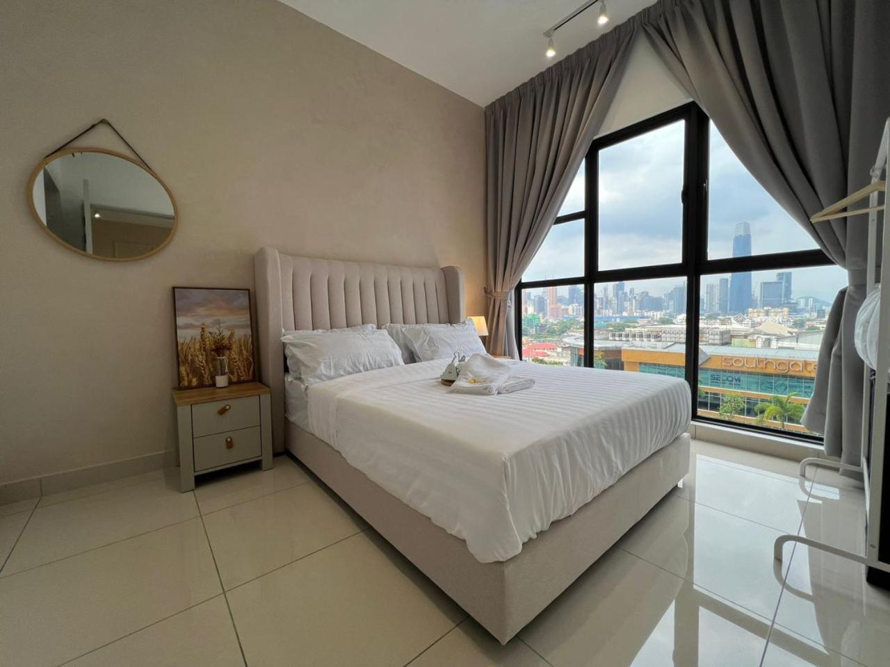 KL City View 2R1B Free Wifi 6pax