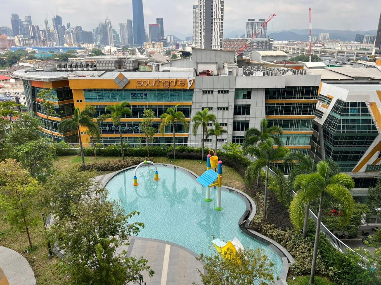 KL City View 2R1B Free Wifi 6pax