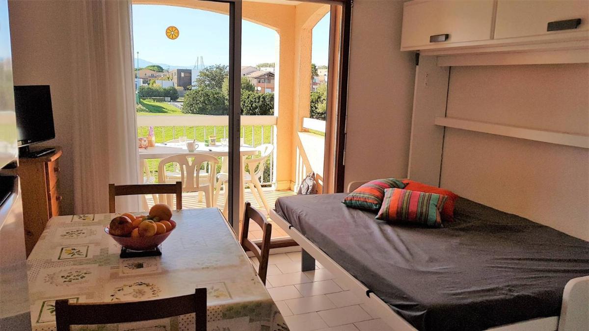 Cadre verdoyant proche mer pour ce T2 avec terrasse - 4CAR113