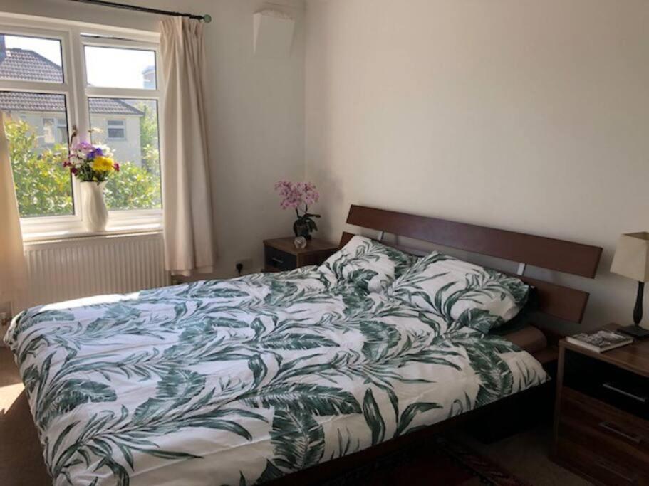 Bright & spacious first floor apartment Cambridge view 2