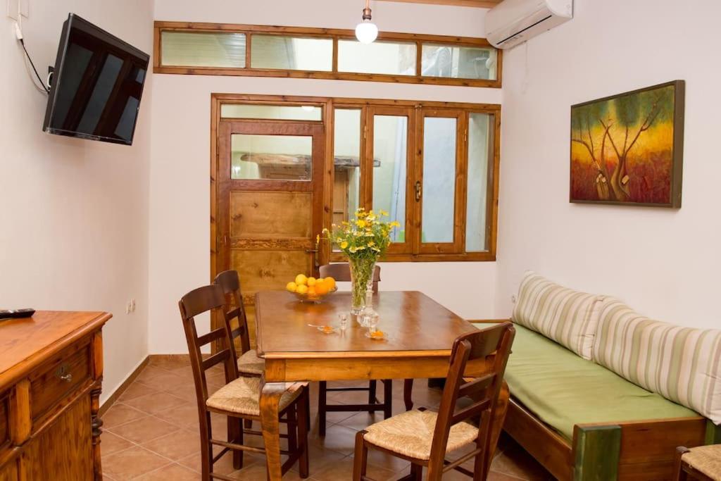 Traditional house in Fres view 3