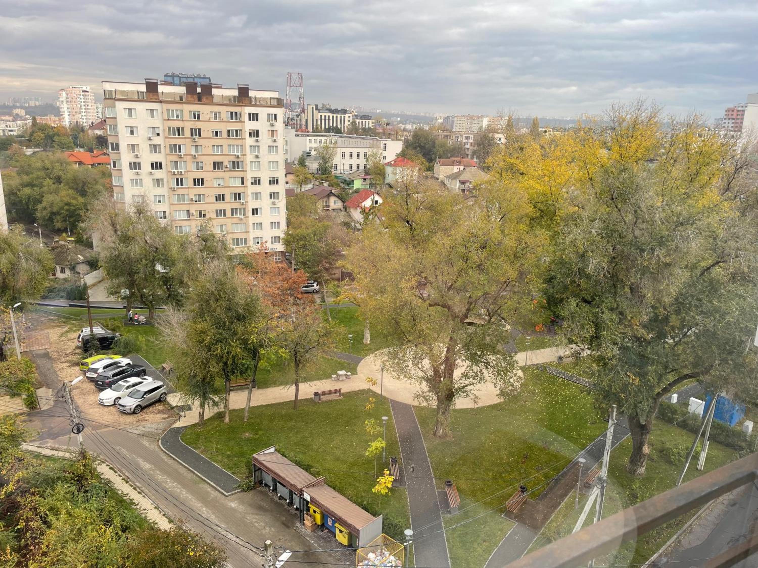 Apartment in the central area of the city view 2