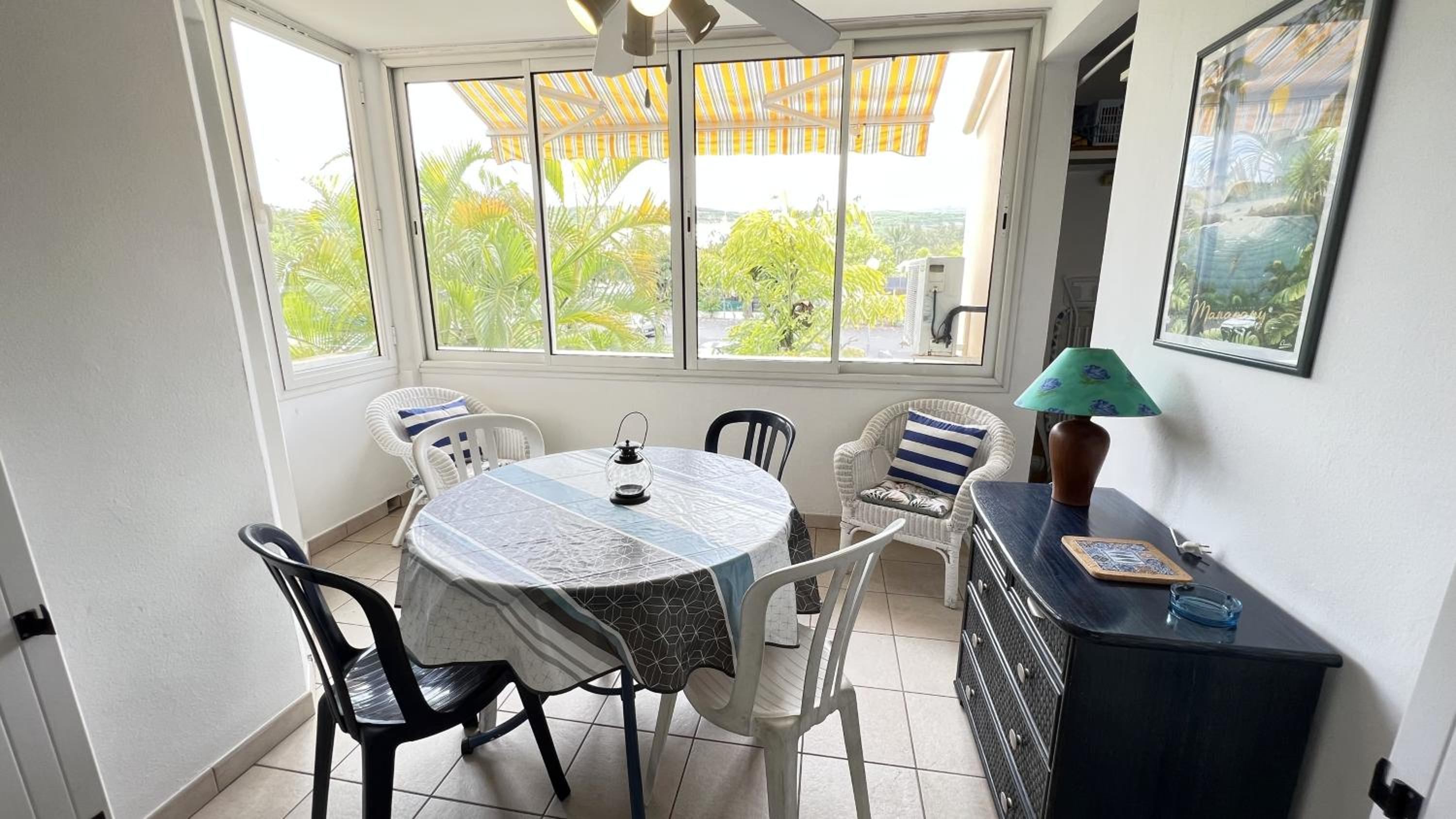 LHERMITAGE Le Corail Bleu 350m Lagon view 3