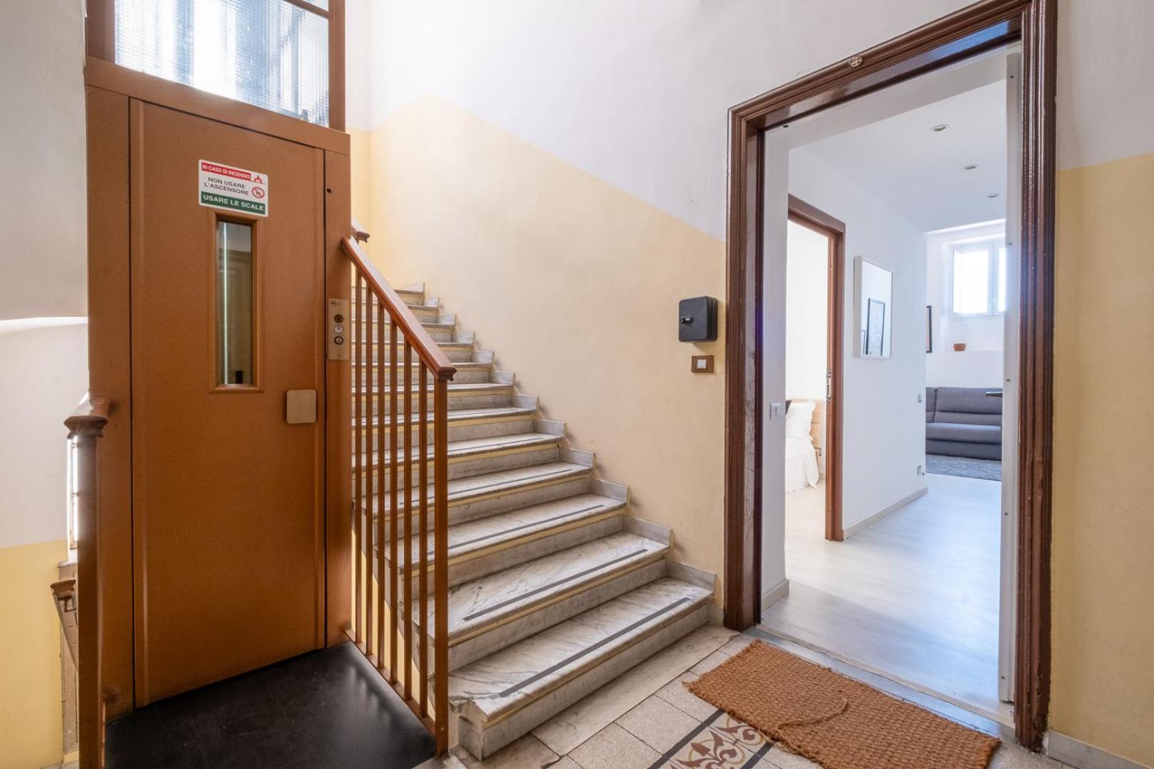 HT SUNNY1 bedroom Apartment by the Vatican
