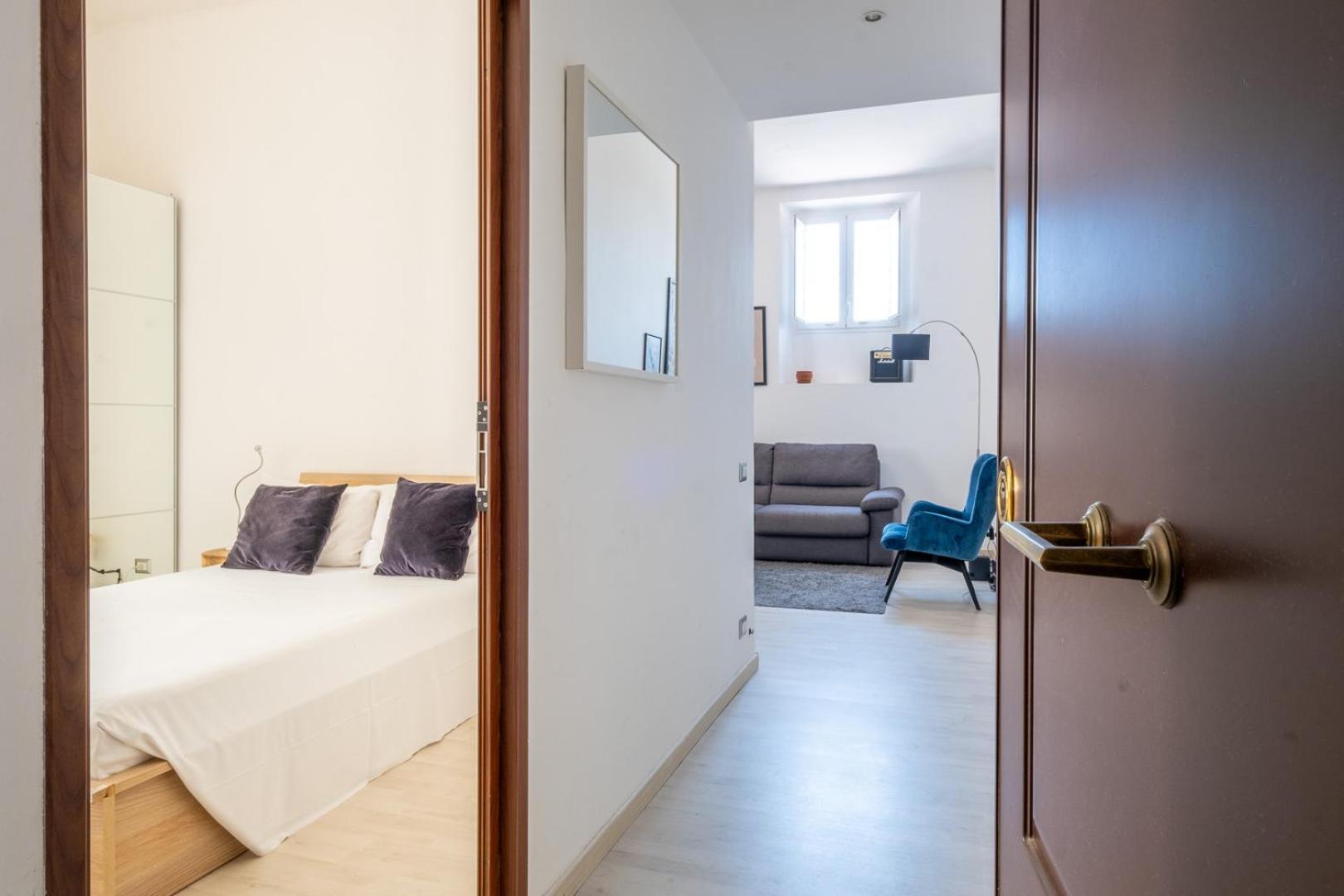 HT SUNNY1 bedroom Apartment by the Vatican