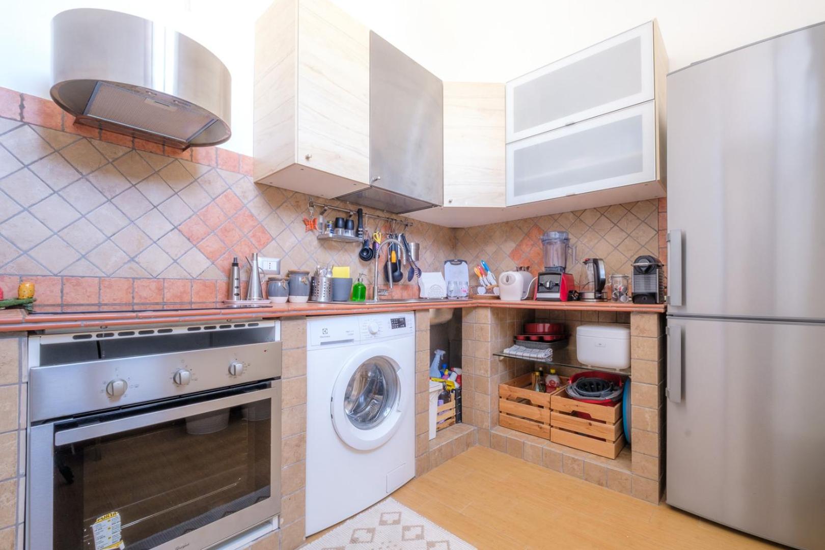 HT SUNNY1 bedroom Apartment by the Vatican