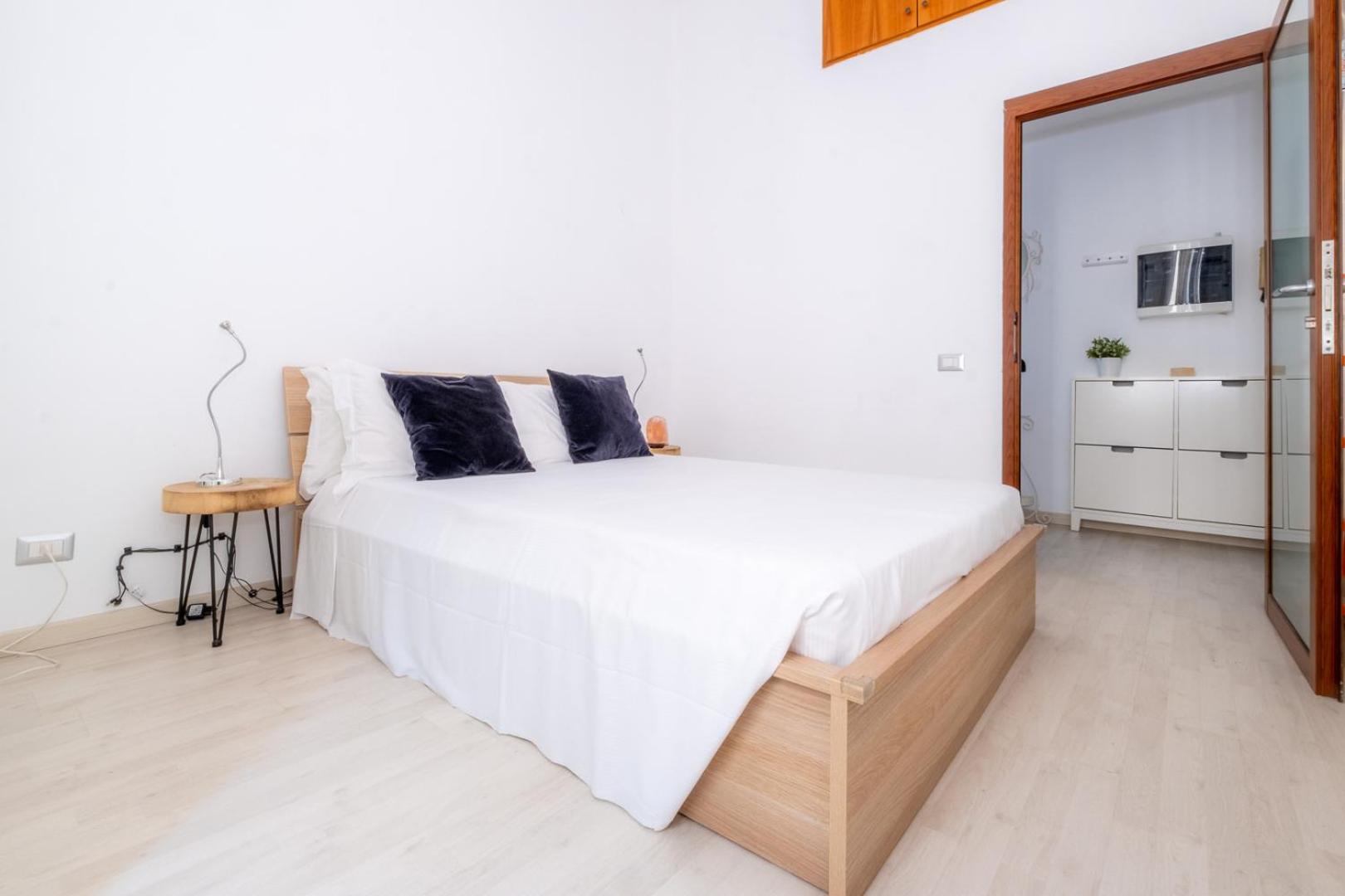 HT SUNNY1 bedroom Apartment by the Vatican