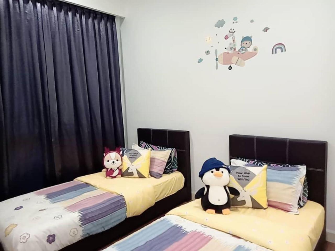 Legoland and Gleneagle- 3min Walk with Bathub-Cityview at Afiniti Residency -8pax-Cozy view 2