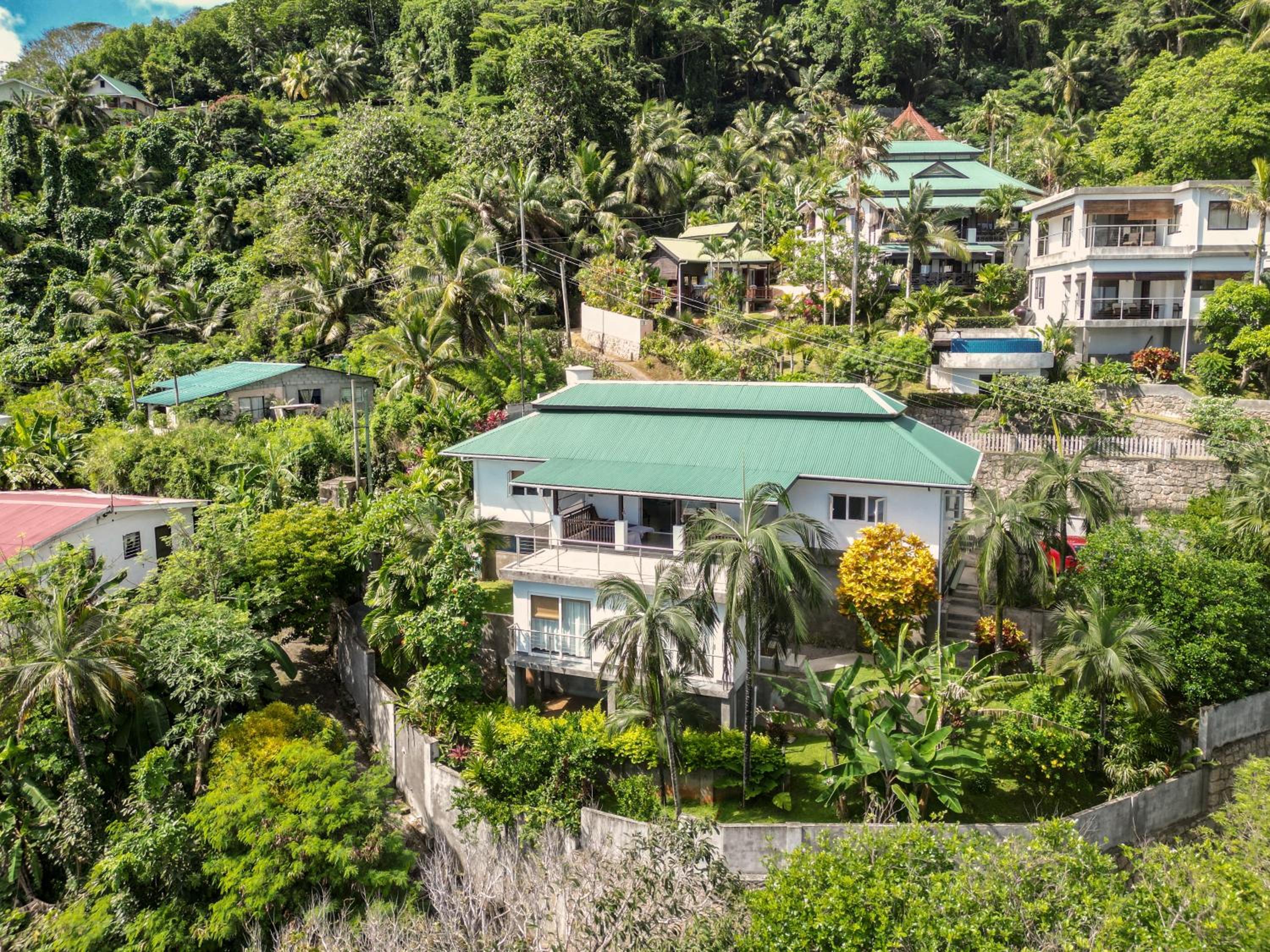 Chalets Bougainville view 4