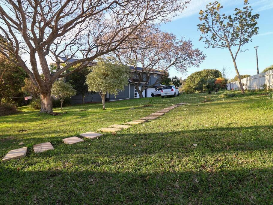 Hotel Lush Spacious Family Home between Beach & Town - Image 1