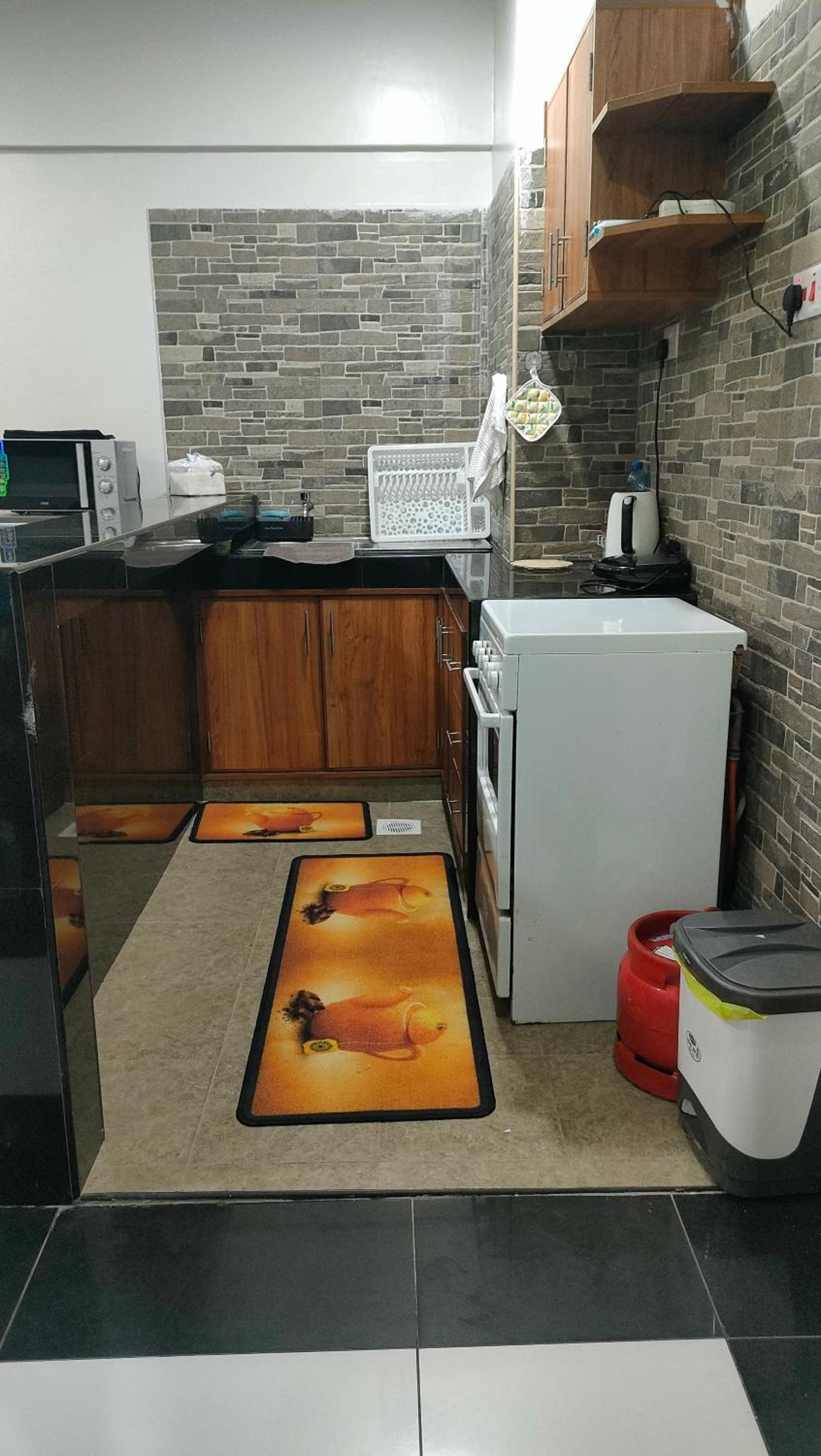 Crescent suites