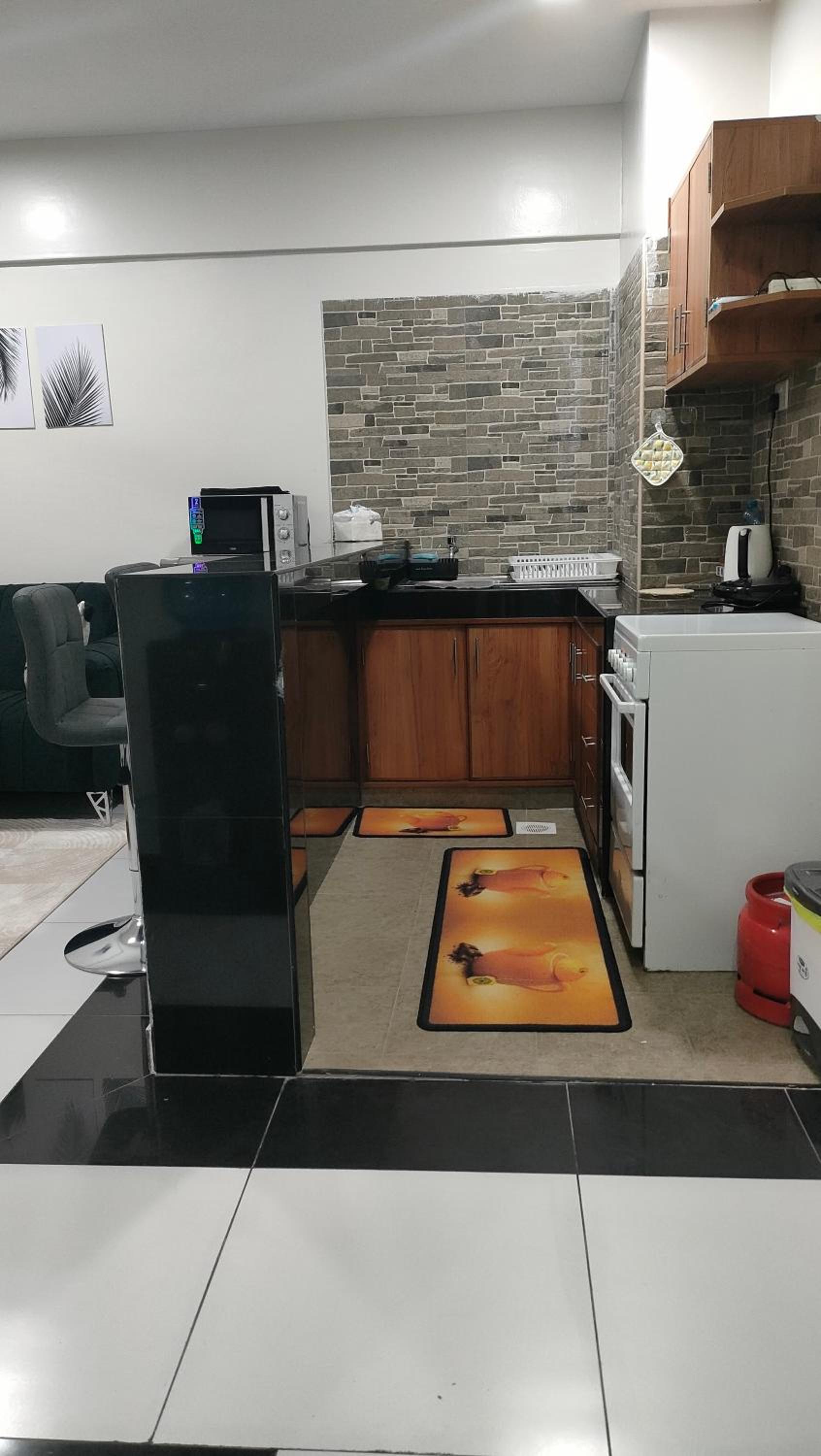 Crescent suites