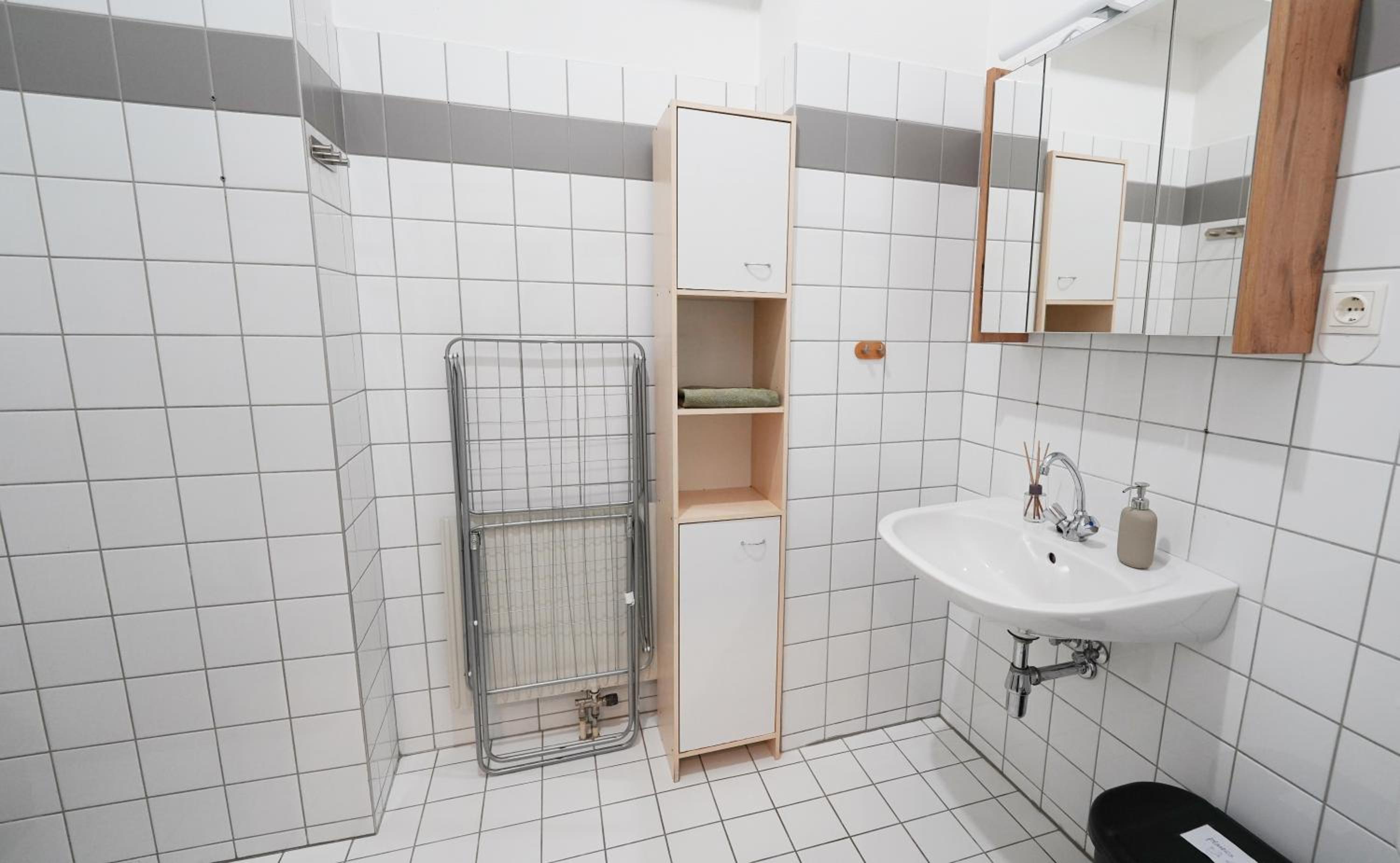 CozyNite Premium Apartment Hernals 1