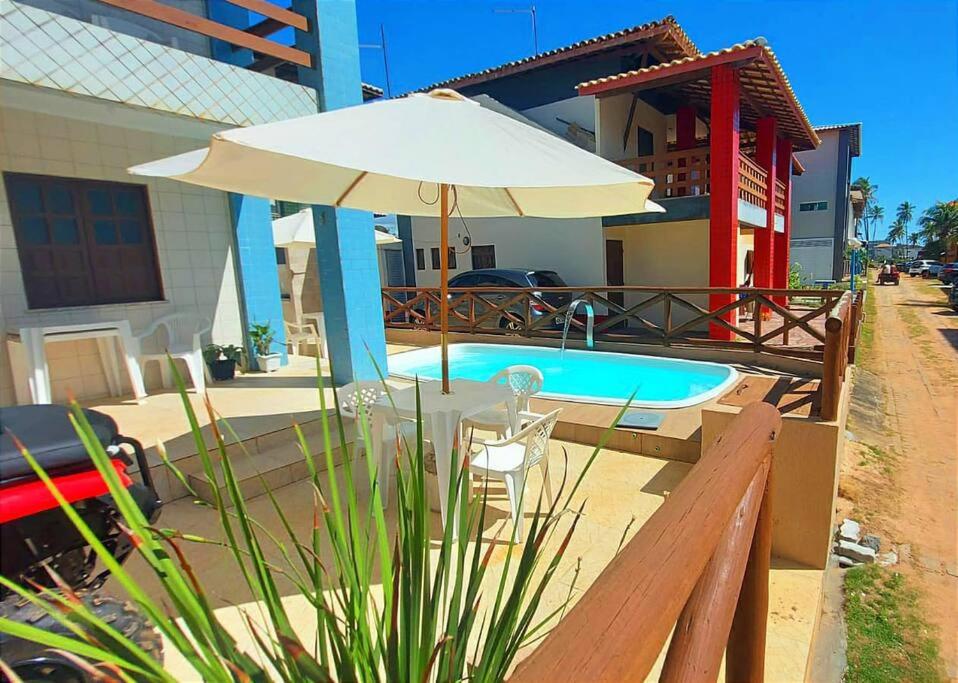 Linda casa beira mar com piscina privativa próximo a Guarajuba