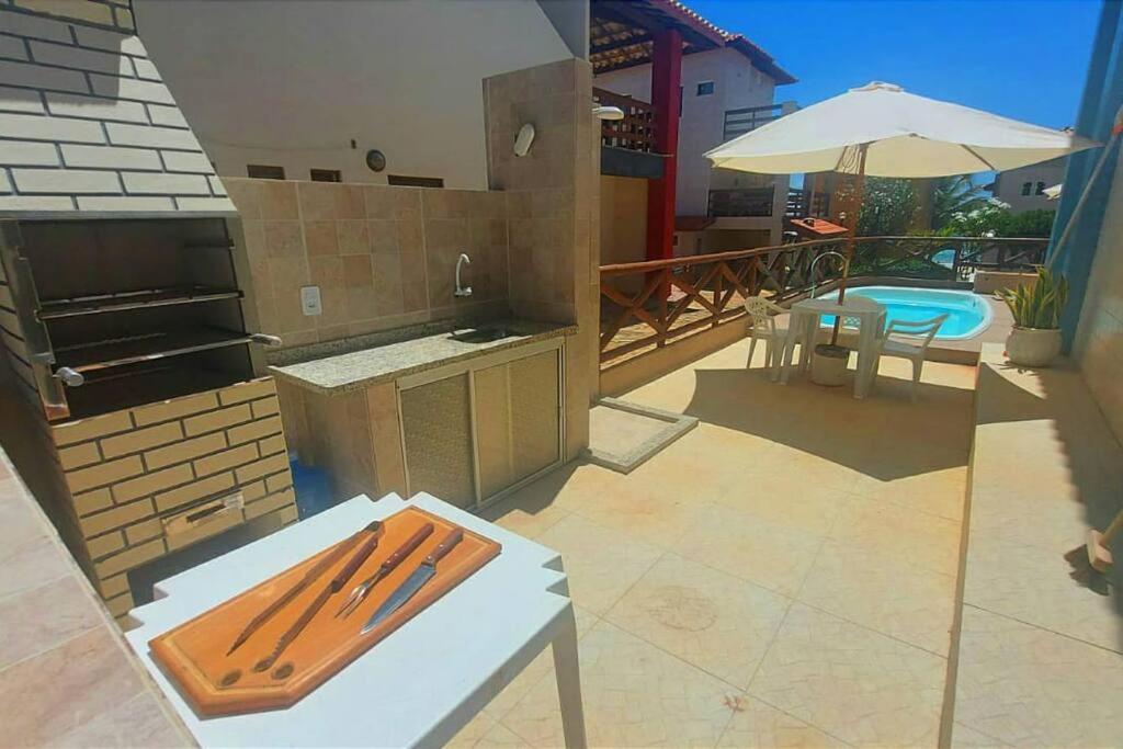 Linda casa beira mar com piscina privativa próximo a Guarajuba