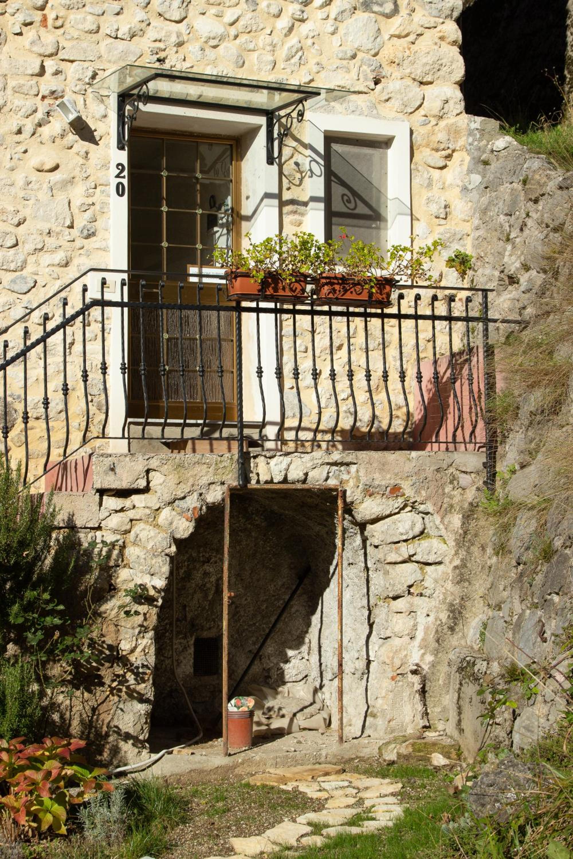 Photo 9