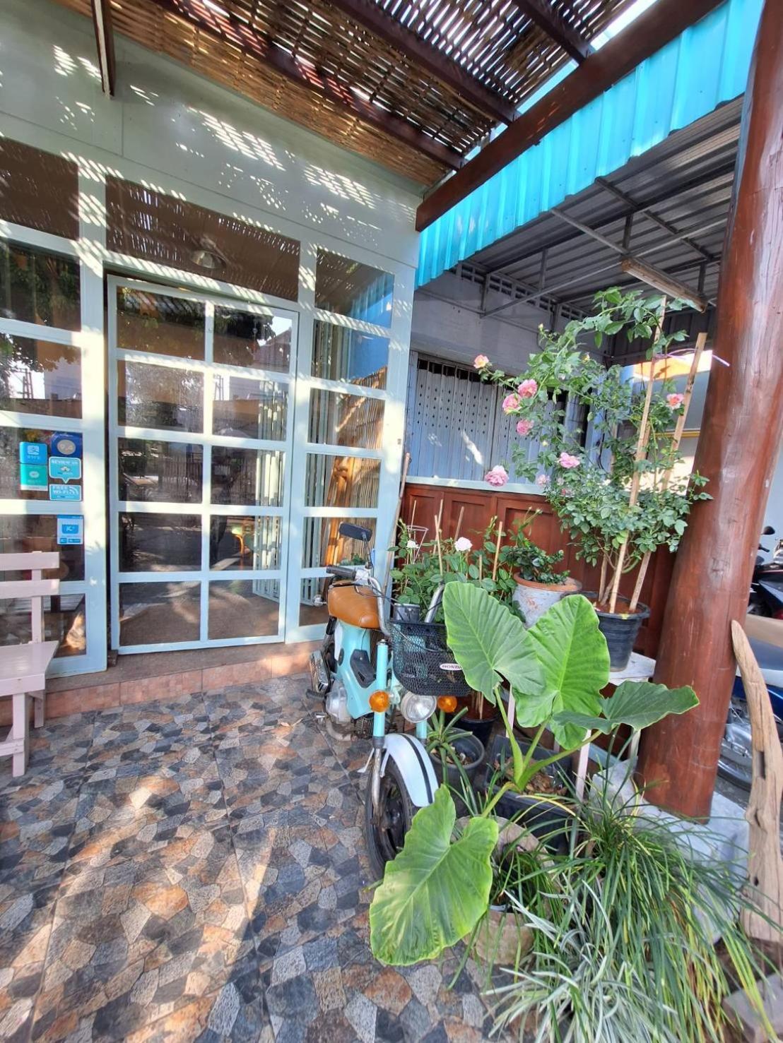 The Commonroom CNX