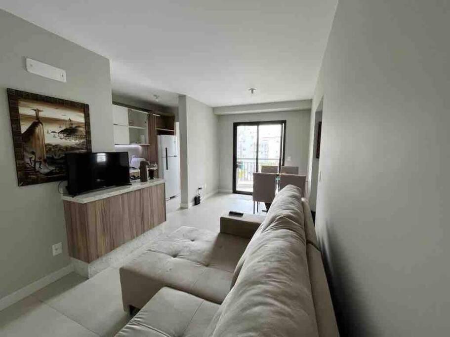 Apartamento 2 Suítes com piscina e churrasqueira, ao lado da UFSC