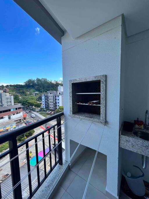 Apartamento 2 Suítes com piscina e churrasqueira, ao lado da UFSC