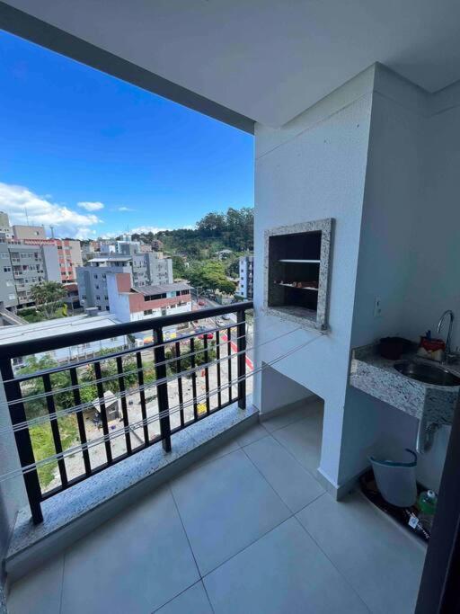 Apartamento 2 Suítes com piscina e churrasqueira, ao lado da UFSC