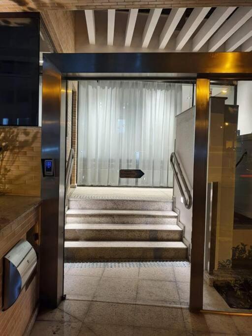 Apartamento 2 Suítes com piscina e churrasqueira, ao lado da UFSC