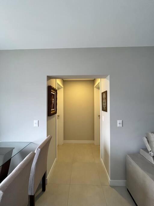 Apartamento 2 Suítes com piscina e churrasqueira, ao lado da UFSC