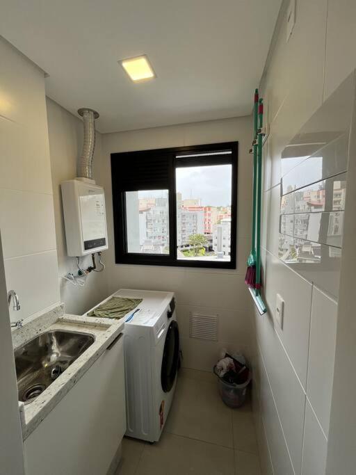 Apartamento 2 Suítes com piscina e churrasqueira, ao lado da UFSC
