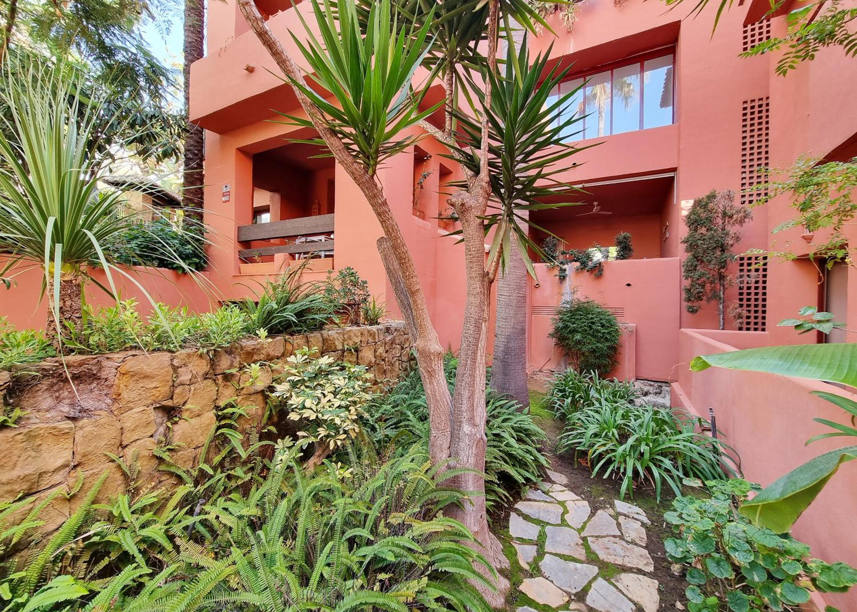 Luxury Apartment in Jardines De Don Carlos