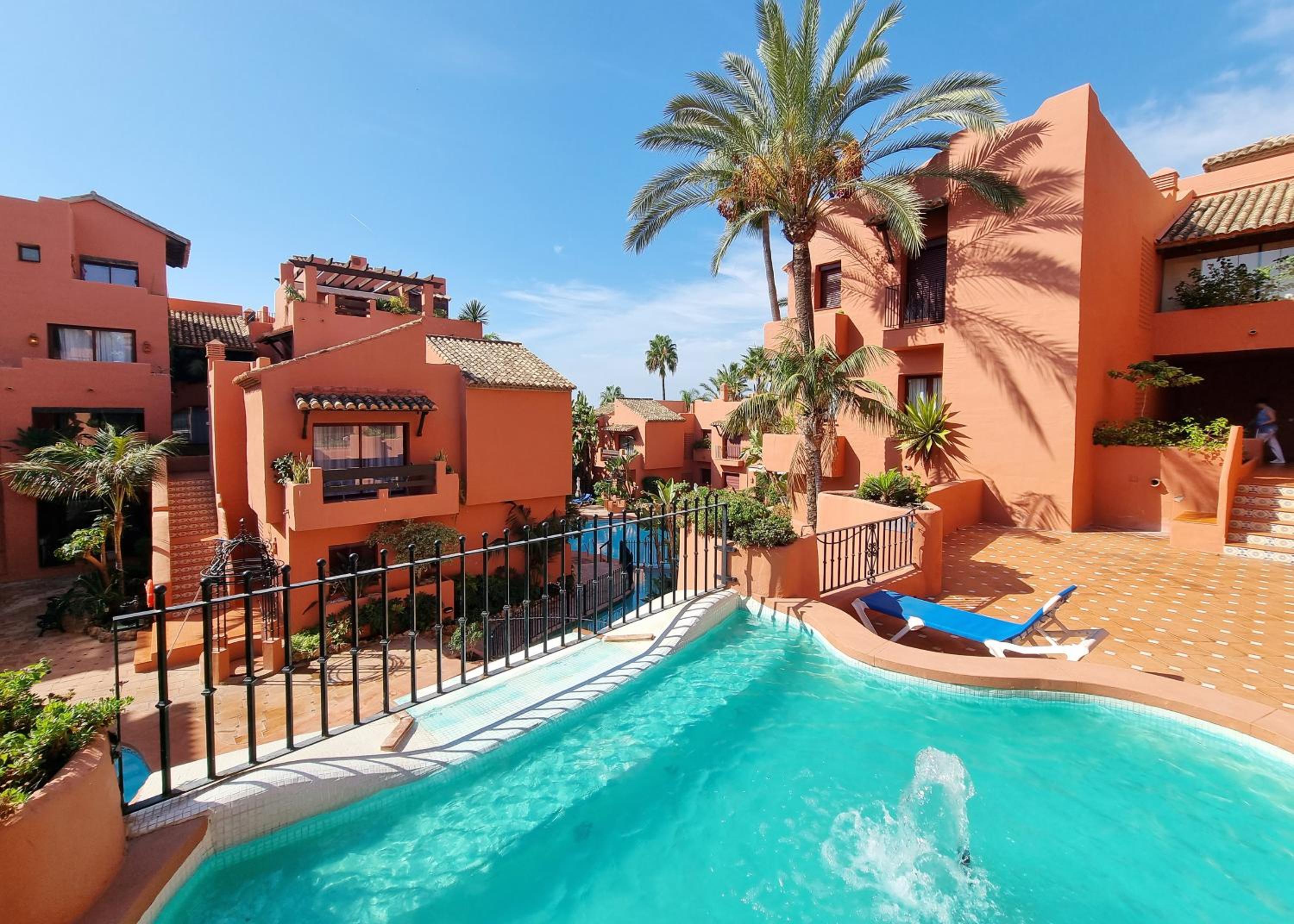 Luxury Apartment in Jardines De Don Carlos