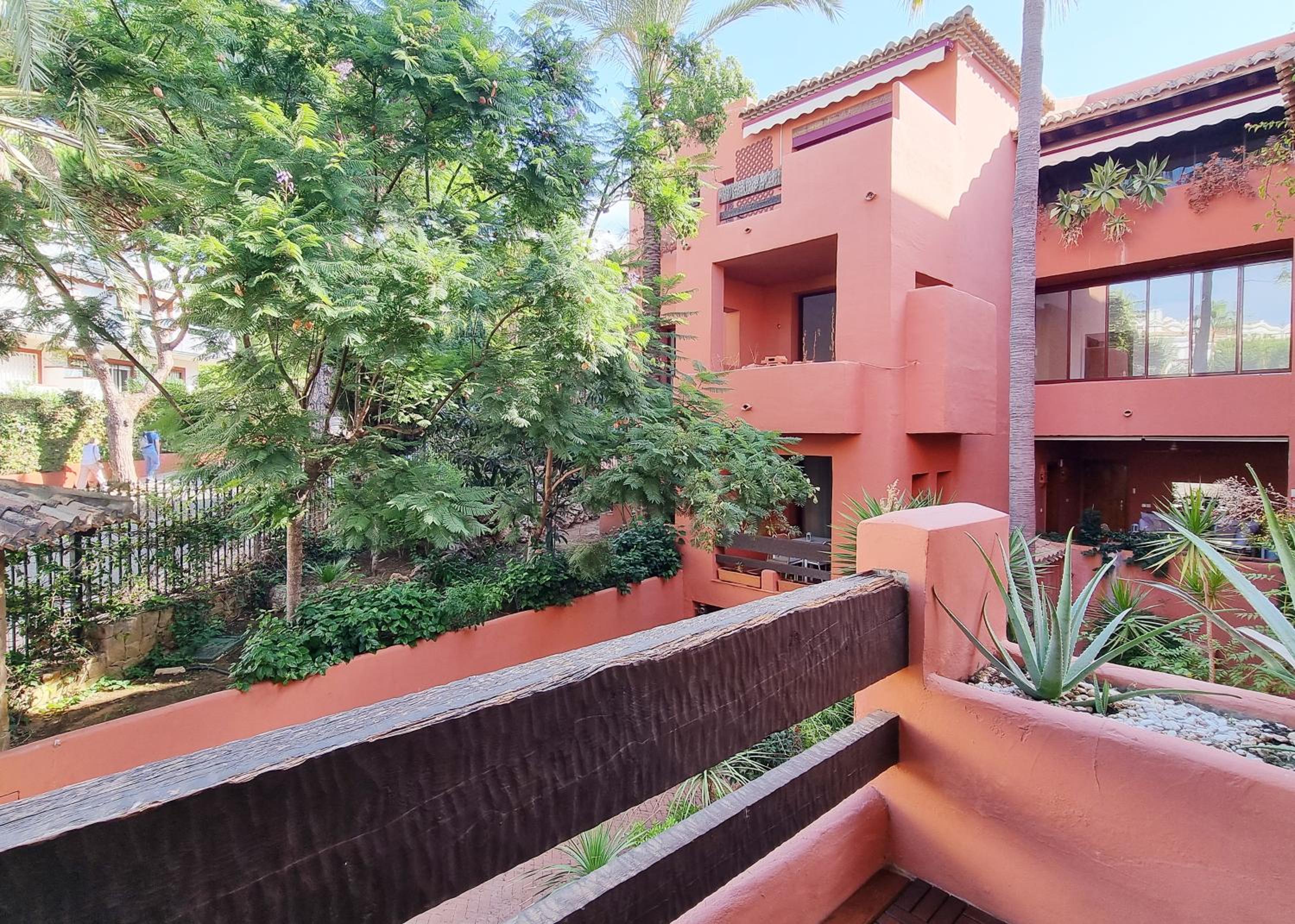 Luxury Apartment in Jardines De Don Carlos