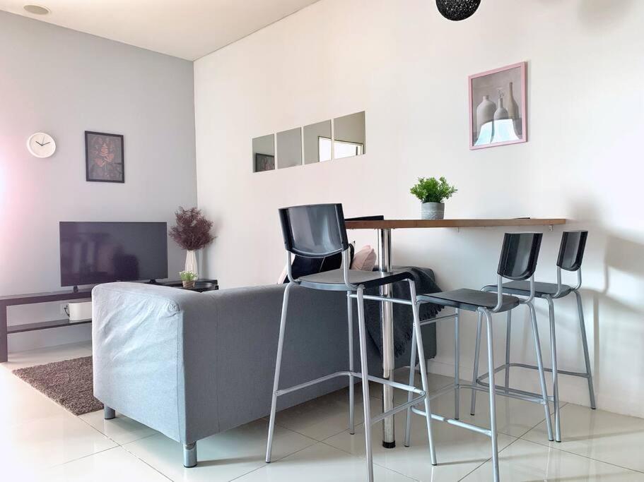 Mercu Summer Suites KLCC 2BR Pastel Rose