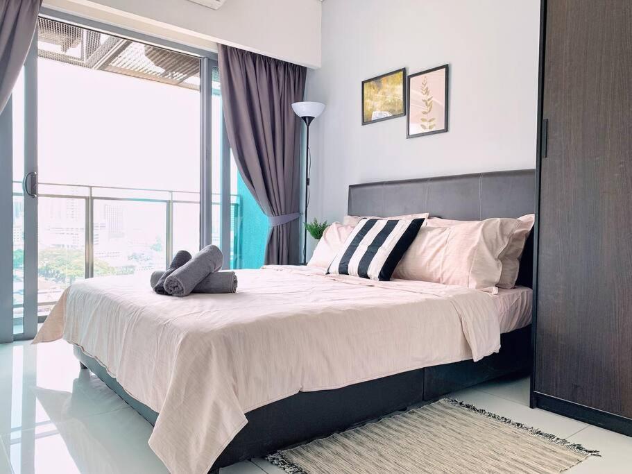 Mercu Summer Suites KLCC 2BR Pastel Rose
