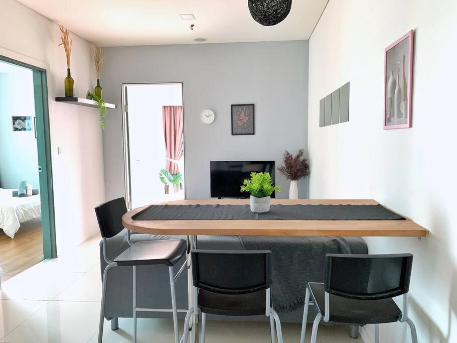 Mercu Summer Suites KLCC 2BR Pastel Rose