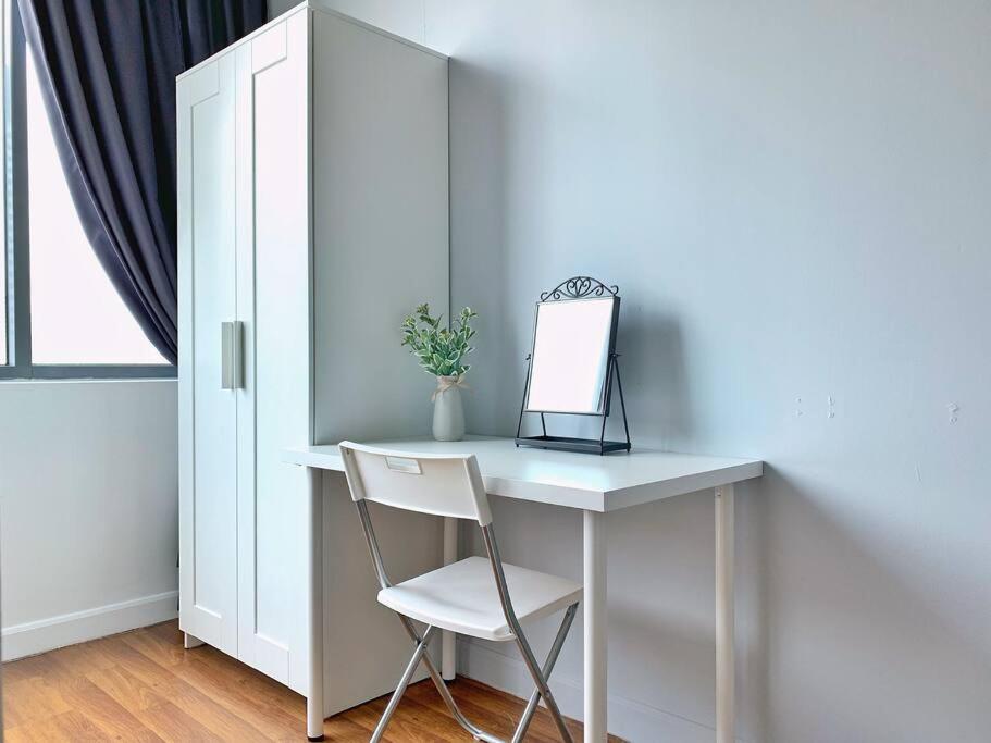 Mercu Summer Suites KLCC 2BR Pastel Rose