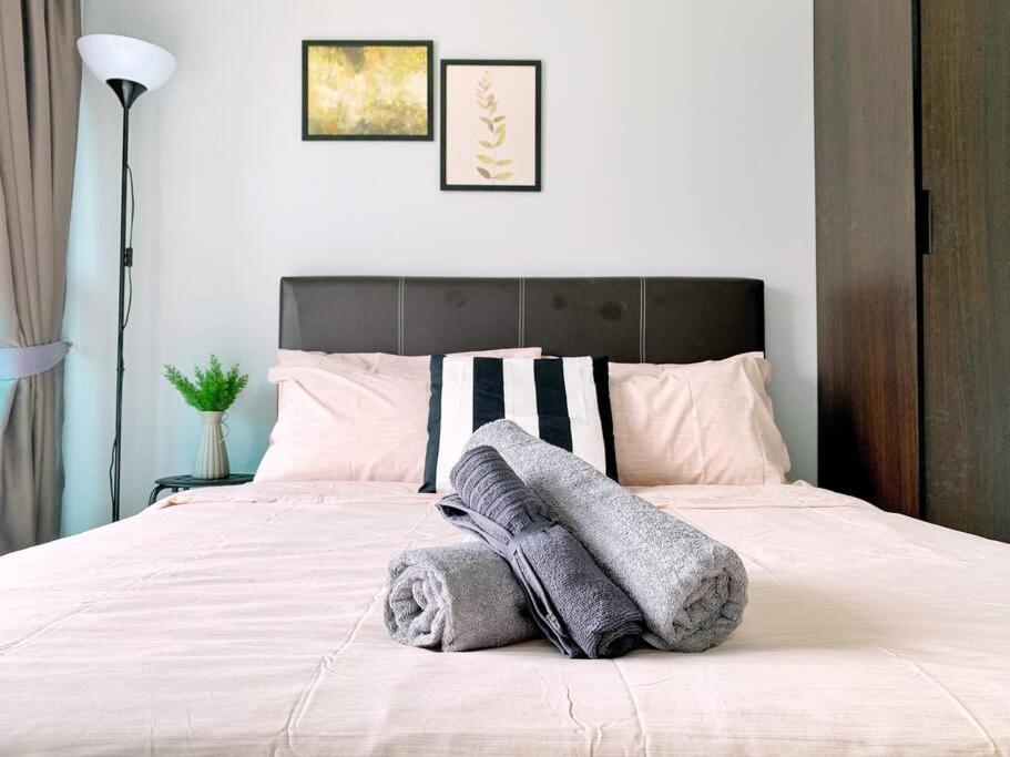 Mercu Summer Suites KLCC 2BR Pastel Rose