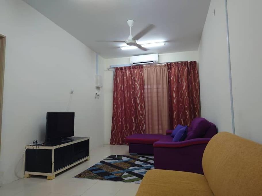 Nourina Homestay Gambang photo 2