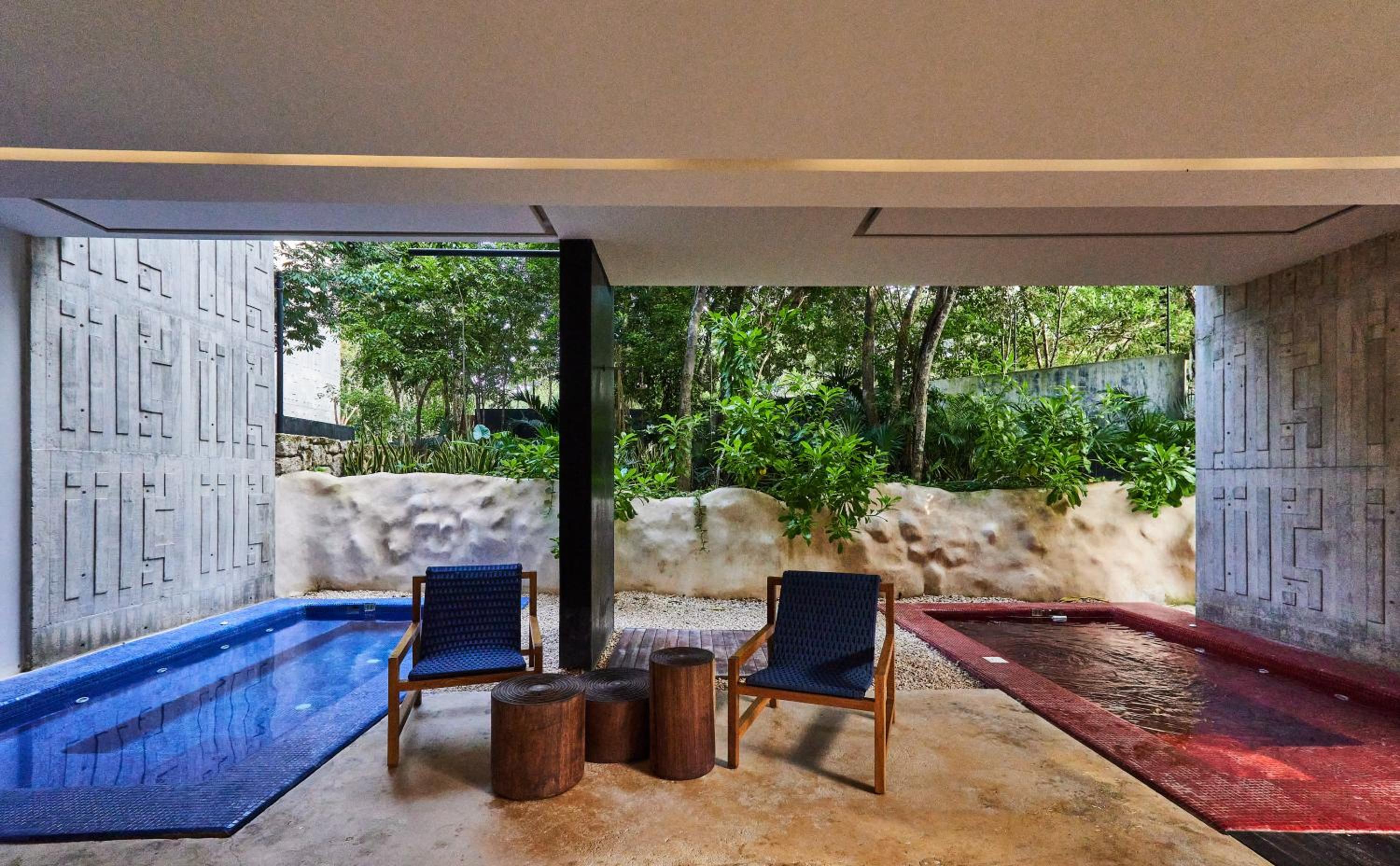 James Bond - Centric studio & Private Plunge Pool & Beach club access view 3
