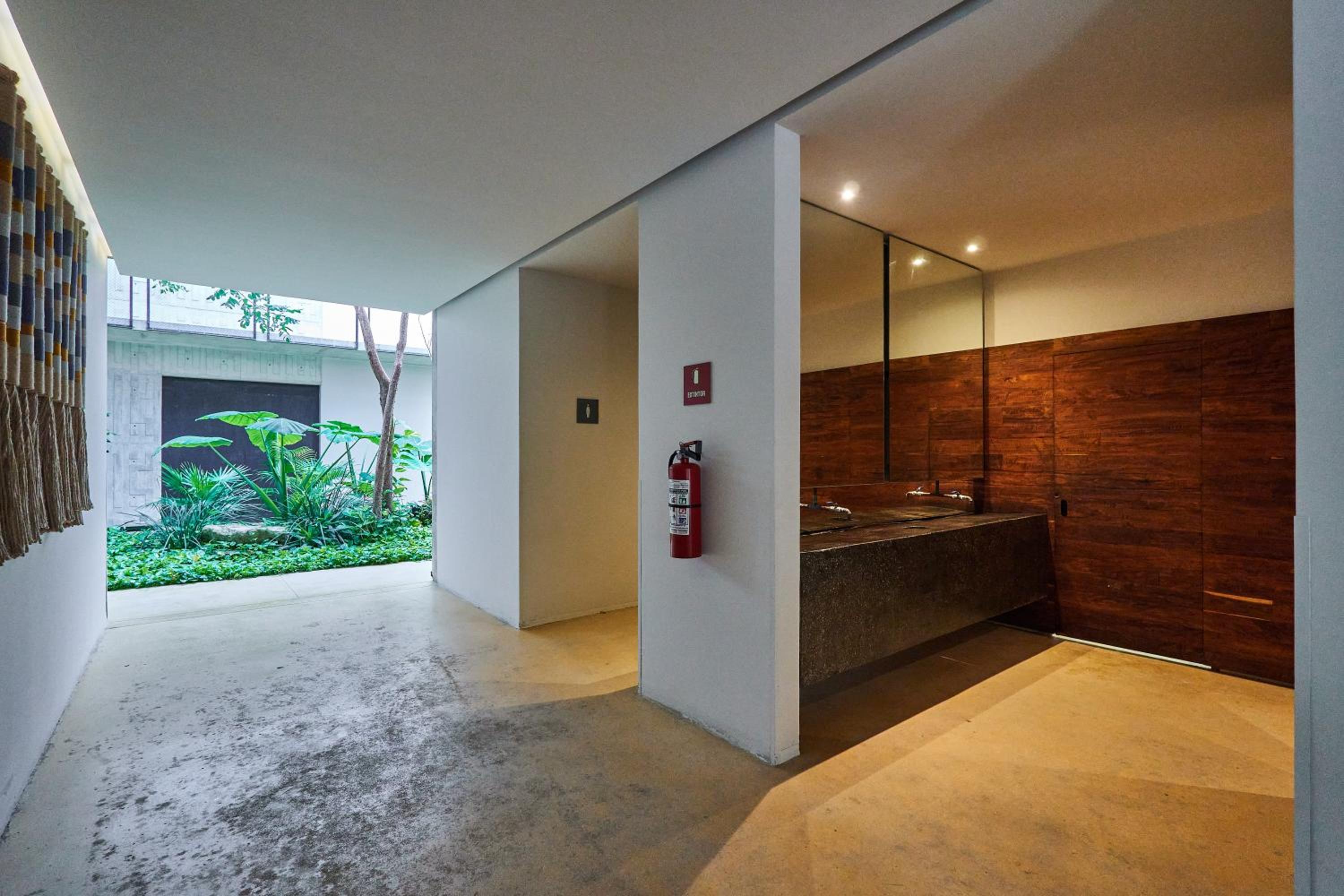 James Bond - Centric studio & Private Plunge Pool & Beach club access view 5